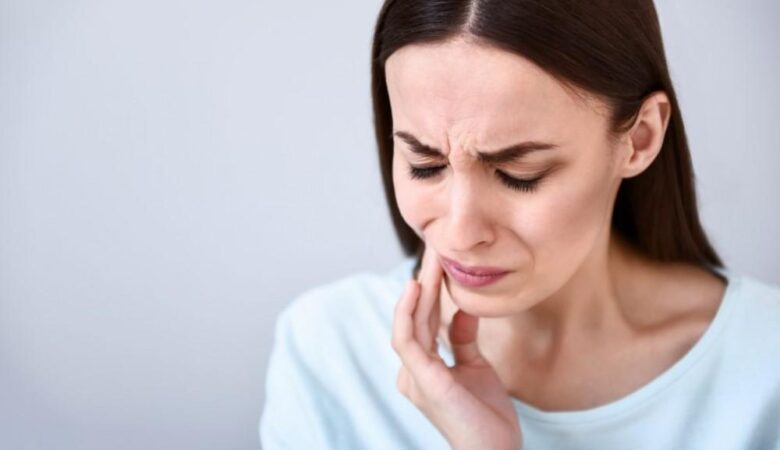 انواع دندان درد و راهکارهایی برای تسکین آن