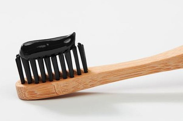 آیا خمیر دندان‌های زغالی دندان‌ها را سفید می‌کنند؟