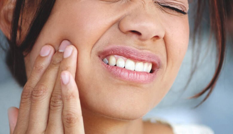 علل احتمالی درد ضربان دار دندان و راه‌های درمان آن